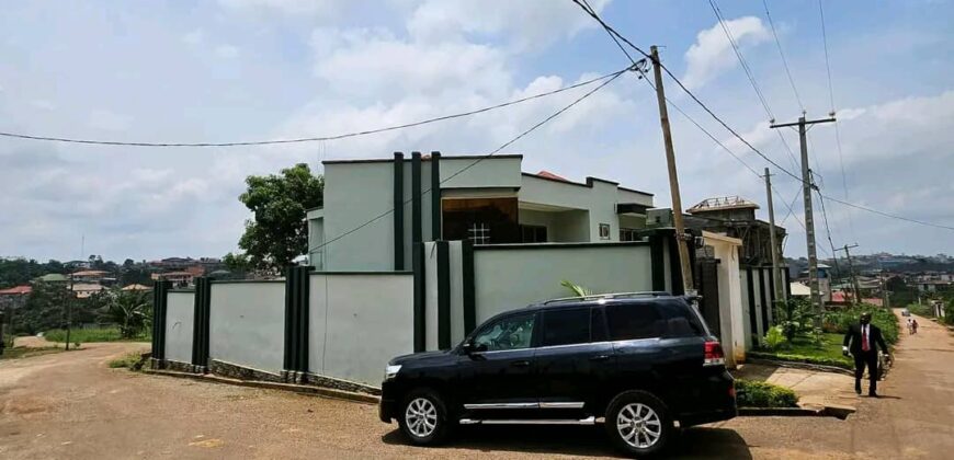 DUPLEX EN VENTE À ODJA( FECAFOOT)