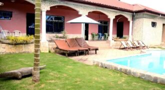 VILLA MEUBLÉE PISCINE en vente à KRIBI