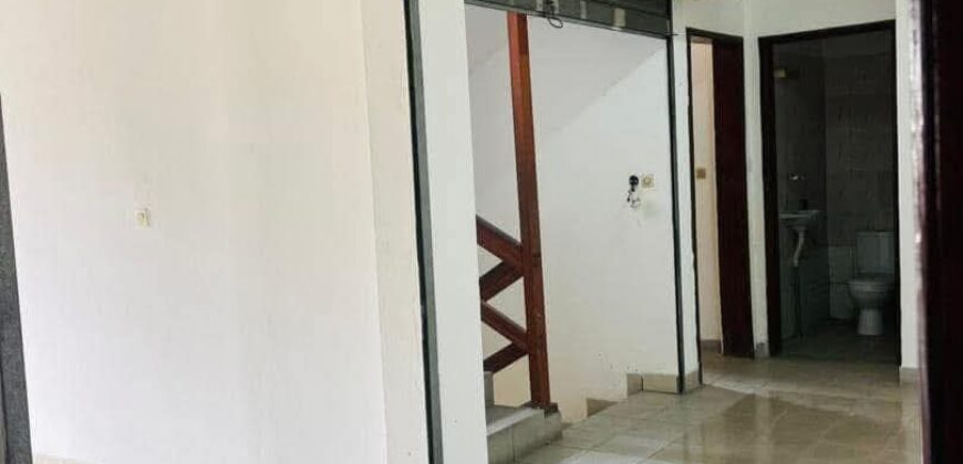 TRIPLEX À LOUER À DOUALA QUARTIER BONAPRISO