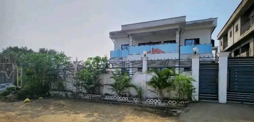 DUPLEX EN VENTE À DOUALA