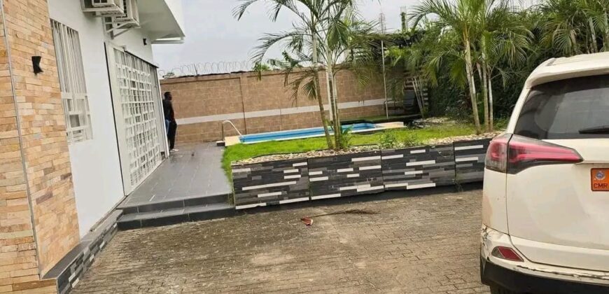 DUPLEX EN VENTE À DOUALA BONABERI ( YAPAKI)