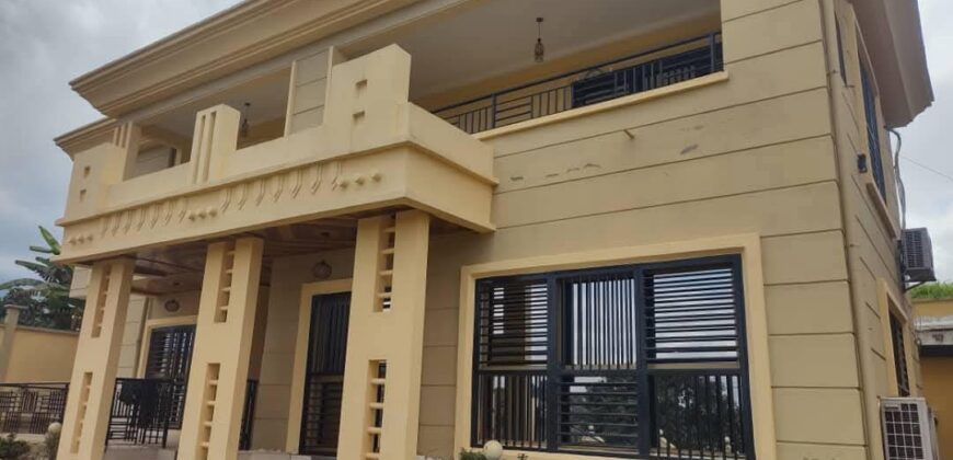 DUPLEX EN VENTE À YAOUNDÉ ODJA