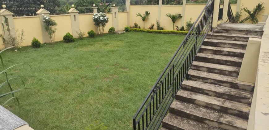 DUPLEX EN VENTE À YAOUNDÉ ODJA