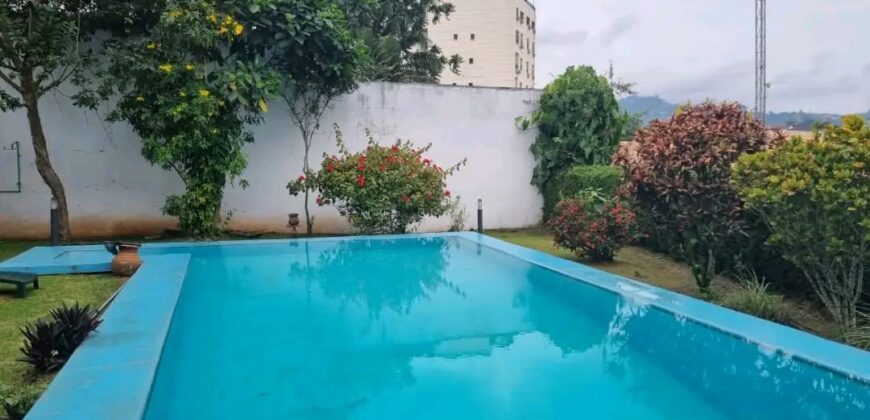 VILLA EN VENTE à YAOUNDÉ