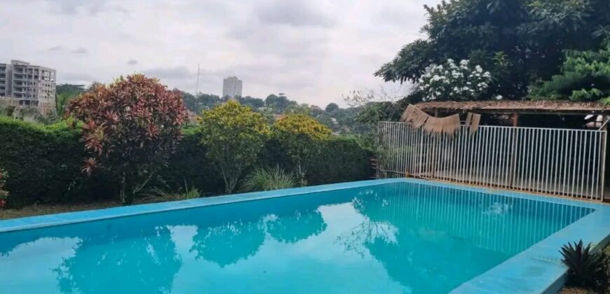 VILLA EN VENTE à YAOUNDÉ