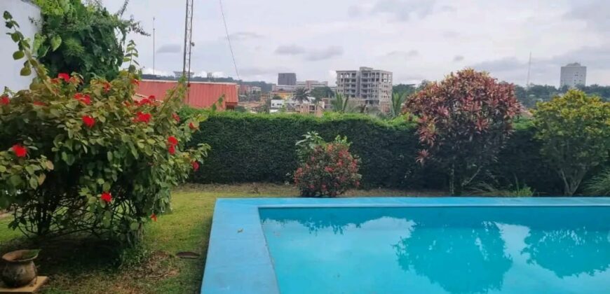 VILLA EN VENTE à YAOUNDÉ