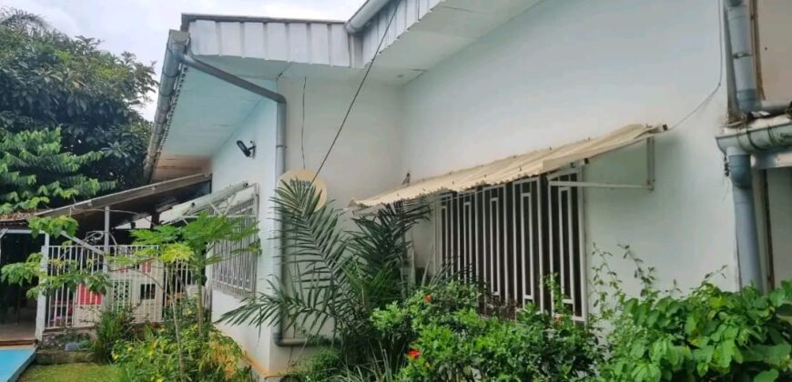 VILLA EN VENTE à YAOUNDÉ