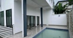 DUPLEX avec PISCINE À VENDRE À DOUALA Yassa ( cité chirac)