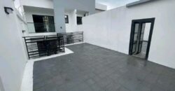 DUPLEX avec PISCINE À VENDRE À DOUALA Yassa ( cité chirac)