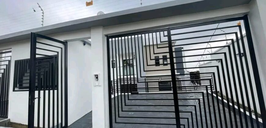 DUPLEX avec PISCINE À VENDRE À DOUALA Yassa ( cité chirac)