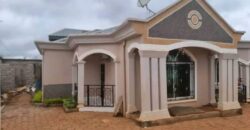 VILLA EN VENTE À YAOUNDÉ EMANA