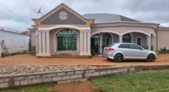 VILLA EN VENTE À YAOUNDÉ EMANA