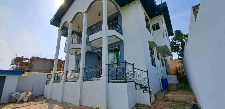 DUPLEX À LOUER À YAOUNDÉ ODJA