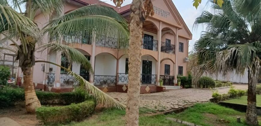 TRIPLEX EN VENTE À YAOUNDÉ NKOLBISSON