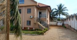 TRIPLEX EN VENTE À YAOUNDÉ NKOLBISSON