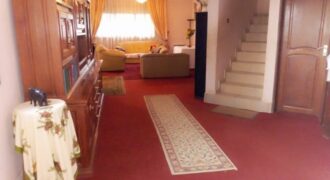 TRIPLEX EN VENTE À YAOUNDÉ MVAN