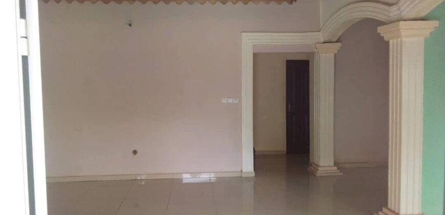 VILLA EN VENTE À YAOUNDÉ SIMBOK