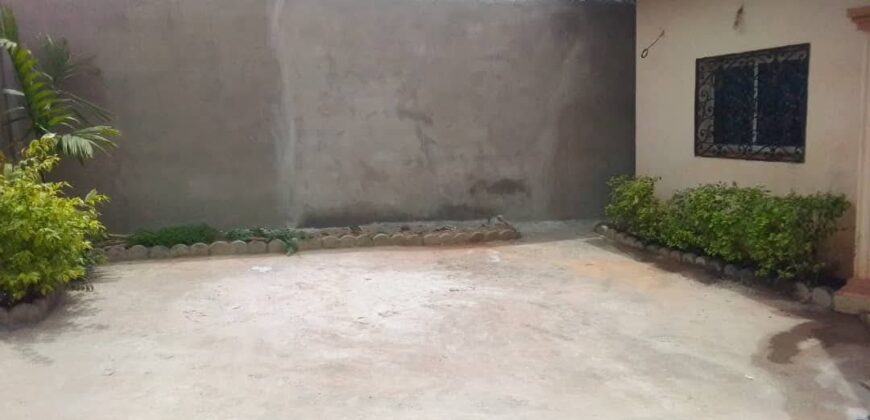 VILLA EN VENTE À YAOUNDÉ SIMBOK