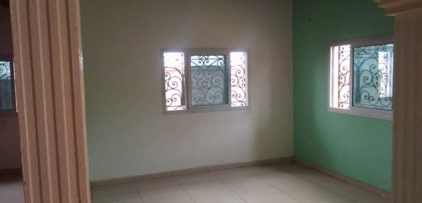 VILLA EN VENTE À YAOUNDÉ SIMBOK