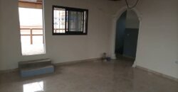 TRIPLEX À VENDRE À YAOUNDÉ AWAIE