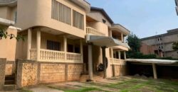 Duplex_Haut_Standing à  louer avec Piscine a Bastos Yaoundé.