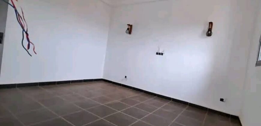 03 VASTES STUDIO MODERNE A TSINGA