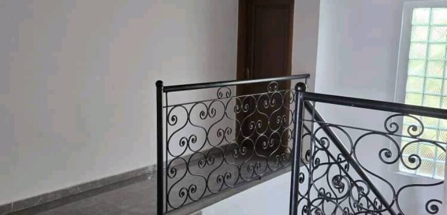 VASTE DUPLEX HAUT STANDING A LOUER A BONAMOUSADI