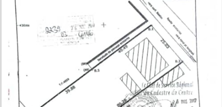 1900M2 À VENDRE À BASTOS