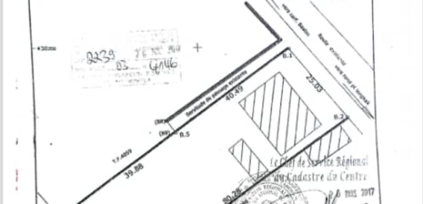 1900M2 À VENDRE À BASTOS
