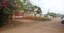 2083M2 À VENDRE À BASTOS