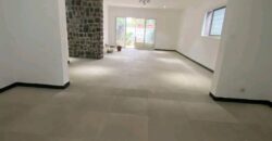 MAGNIFIQUE DUPLEX A LOUER A BONAPRISO