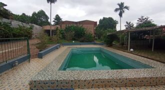 Magnifique VILLA avec Piscine à louerà BASTOS