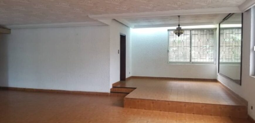 DUPLEX À LOUER À BASTOS