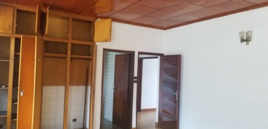 DUPLEX À LOUER À BASTOS