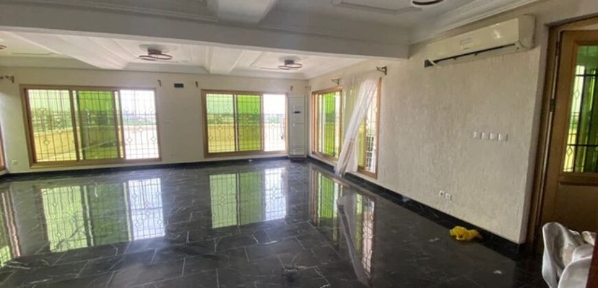 DUPLEX DE LUXE À VENDRE AU GOLF USA