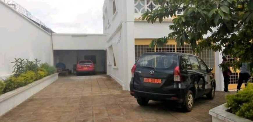 DUPLEX A LOUER BASTOS