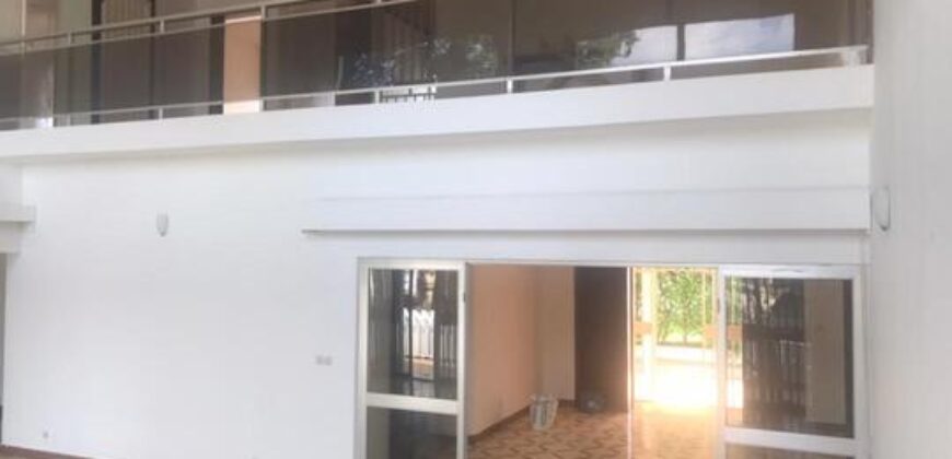 DUPLEX À LOUER À BASTOS