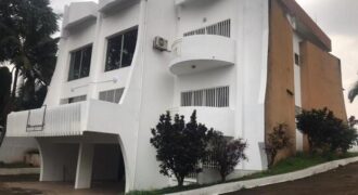 DUPLEX À LOUER À BASTOS