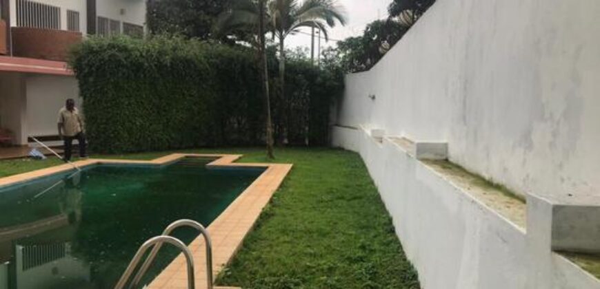 DUPLEX À LOUER À BASTOS