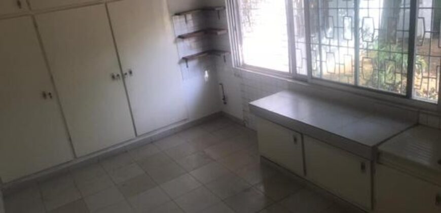 DUPLEX À LOUER À BASTOS