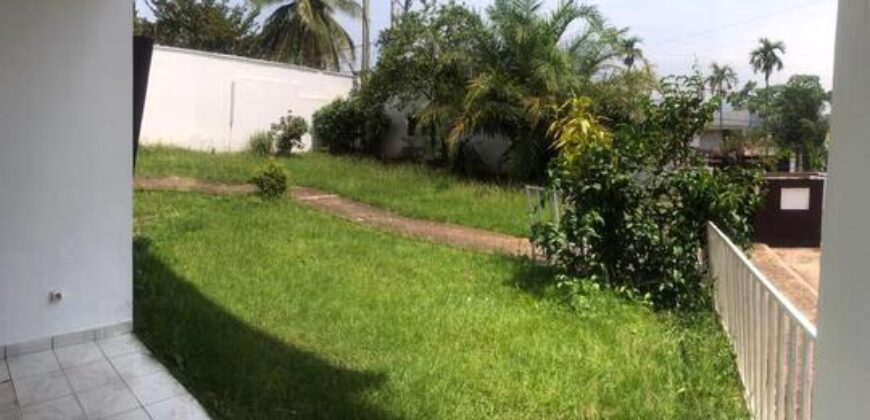DUPLEX À LOUER À BASTOS
