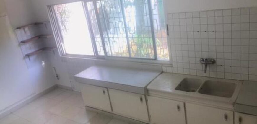 DUPLEX À LOUER À BASTOS