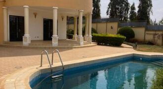 DUPLEX À LOUER À BASTOS