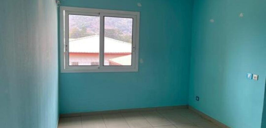 DUPLEX À LOUER À BASTOS