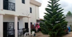 Duplex nouvellement construit avec dépendance à vendre à Odza Terminus