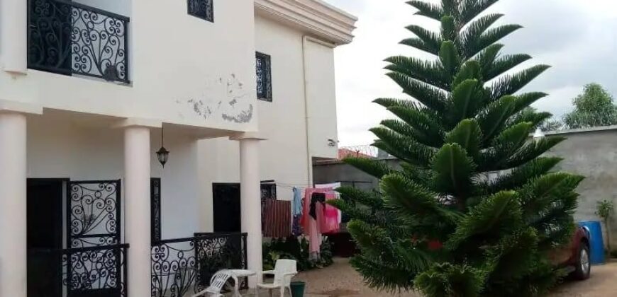 Duplex nouvellement construit avec dépendance à vendre à Odza Terminus