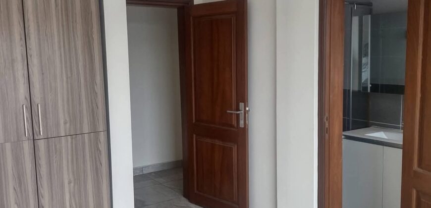 Appartement haut standing à louer à Bastos, Yaoundé