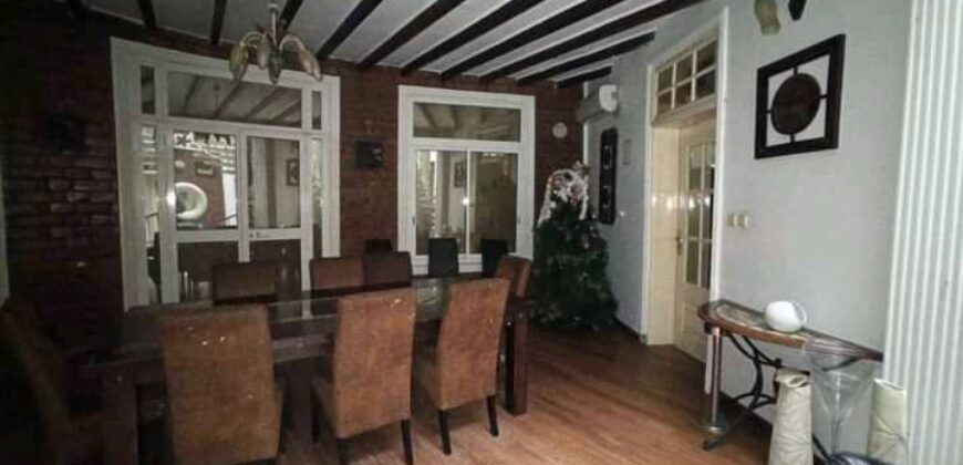 Résidence R+2 à vendre à Bonanjo Denver