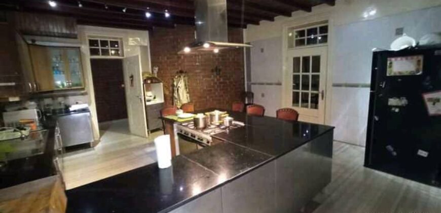 Résidence R+2 à vendre à Bonanjo Denver