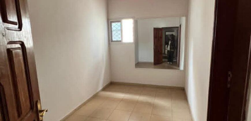Magnifique duplex 6 chambres à louer – Yaoundé, Quartier Golf